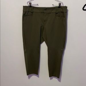 Torrid Olive green slim fit pixie pants size 18